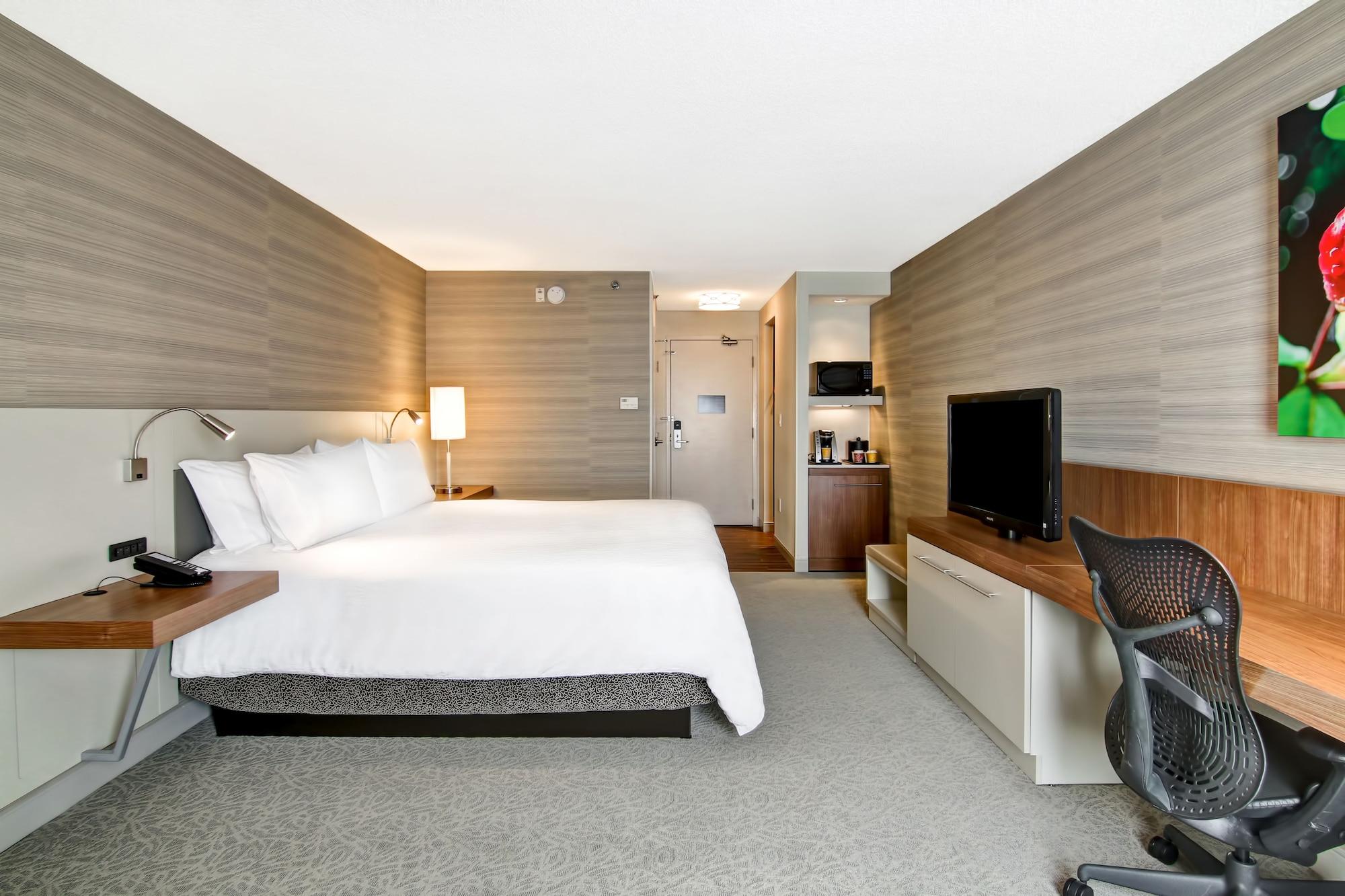 Hilton Garden Inn Toronto/Mississauga Exterior photo