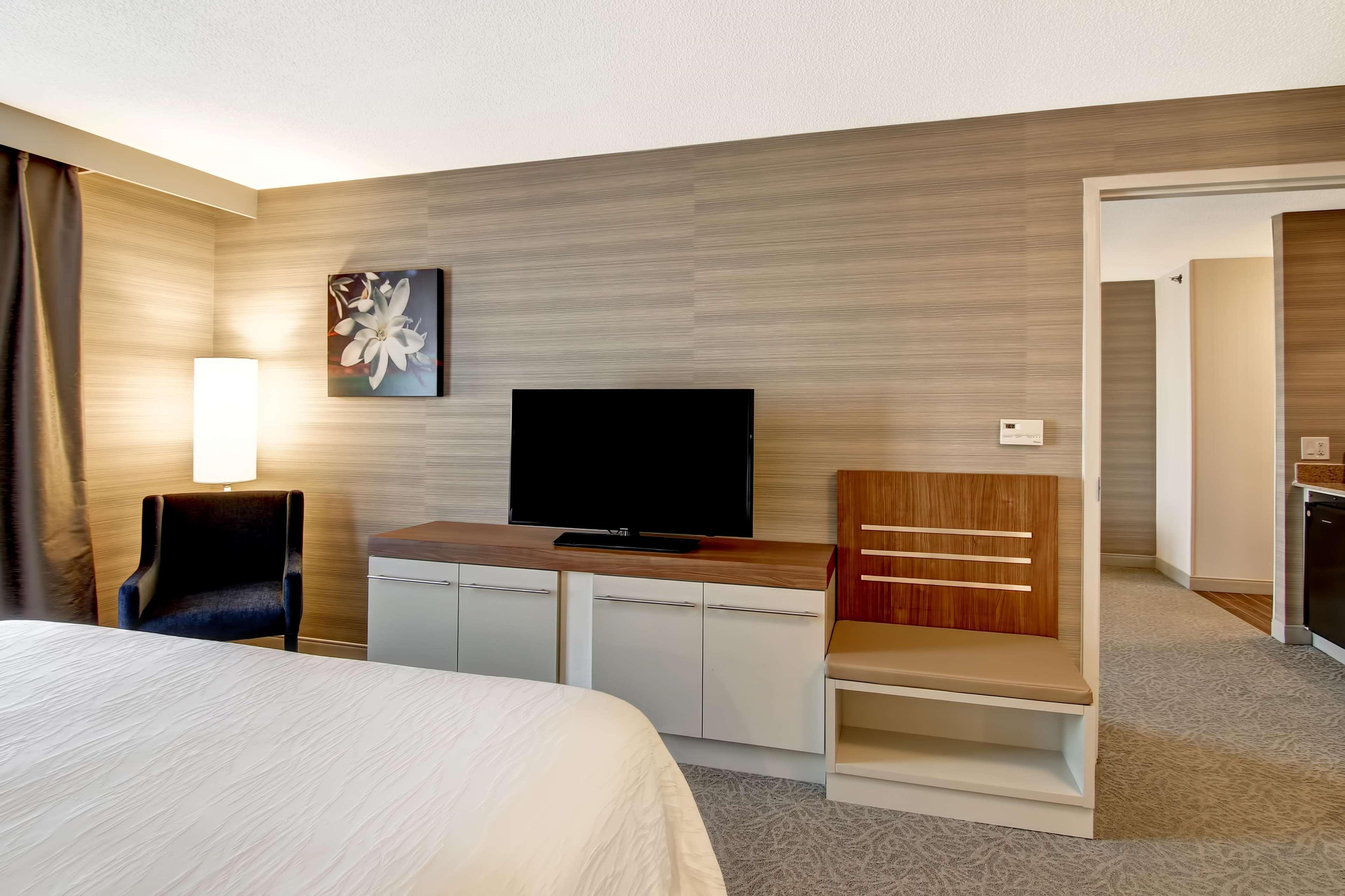 Hilton Garden Inn Toronto/Mississauga Exterior photo