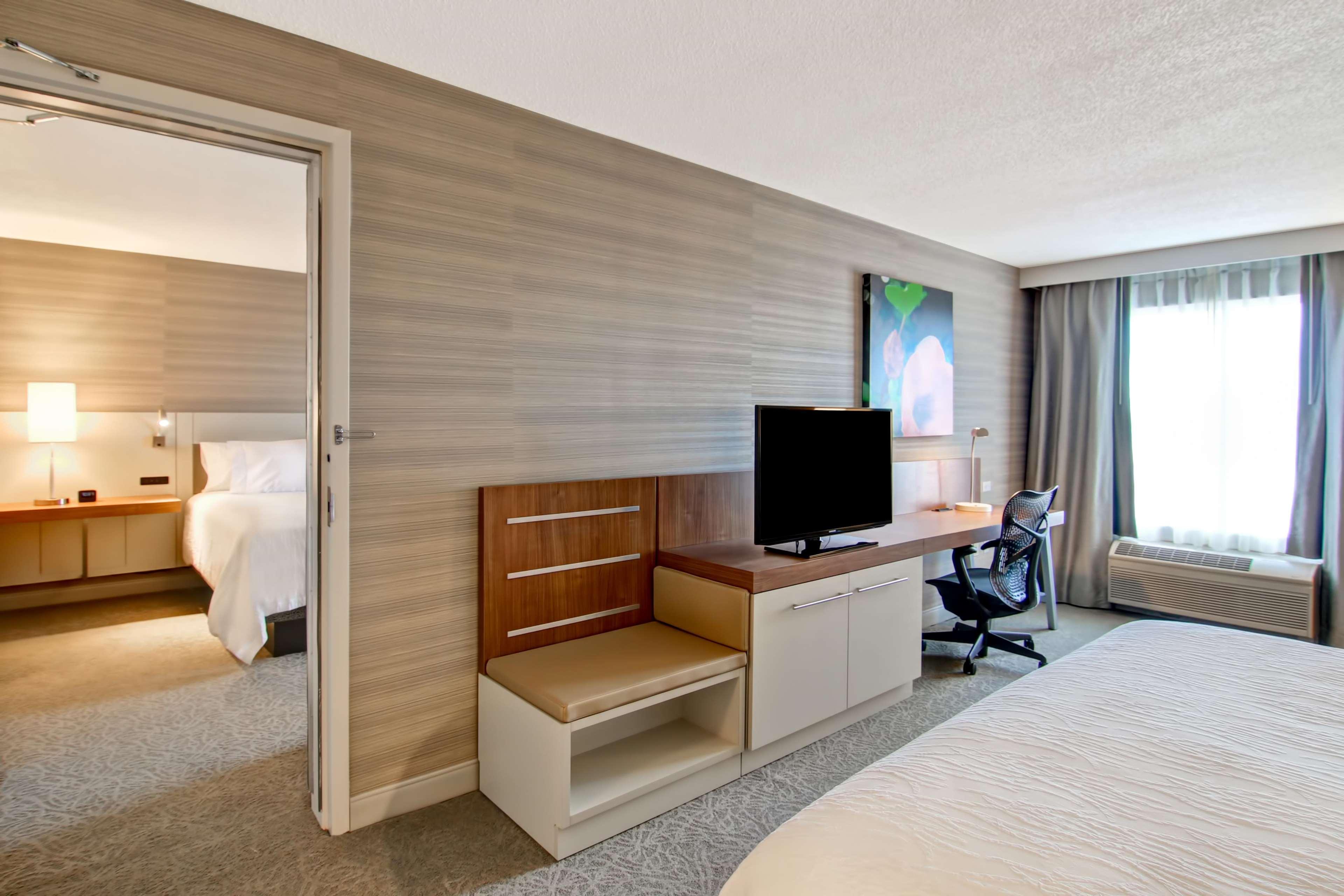 Hilton Garden Inn Toronto/Mississauga Exterior photo