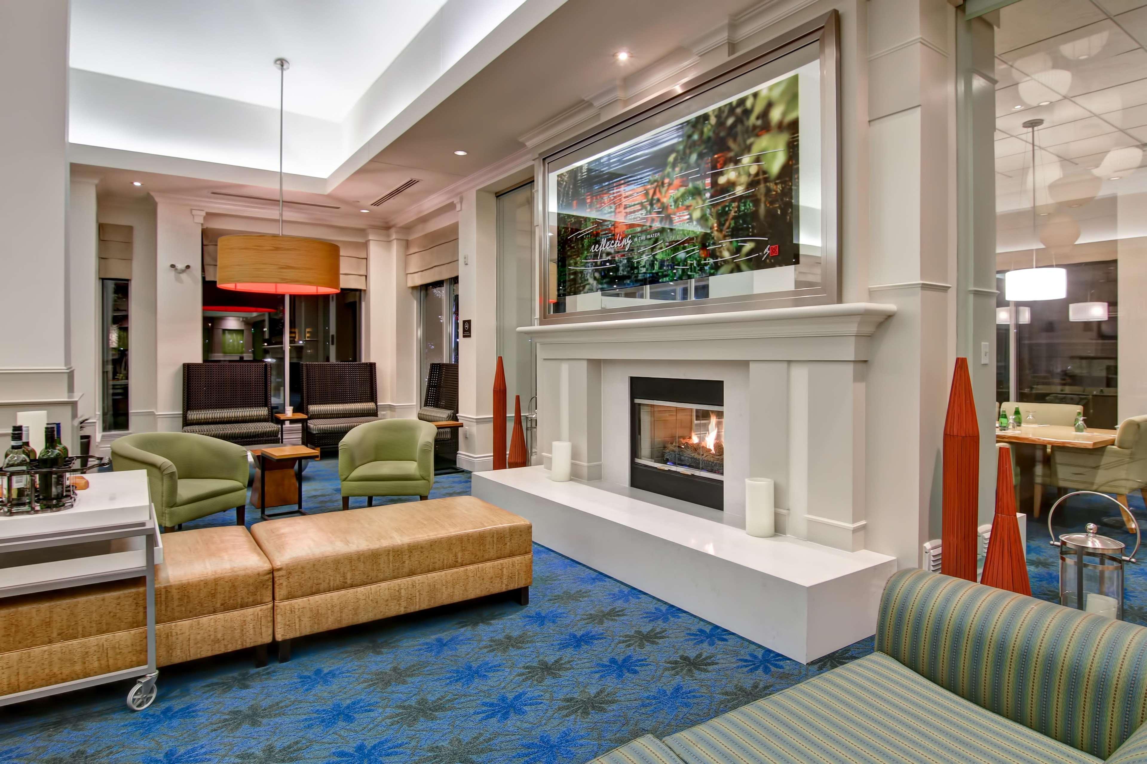Hilton Garden Inn Toronto/Mississauga Exterior photo