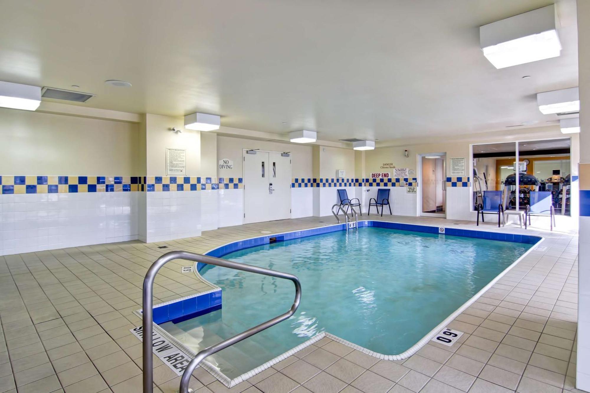 Hilton Garden Inn Toronto/Mississauga Exterior photo