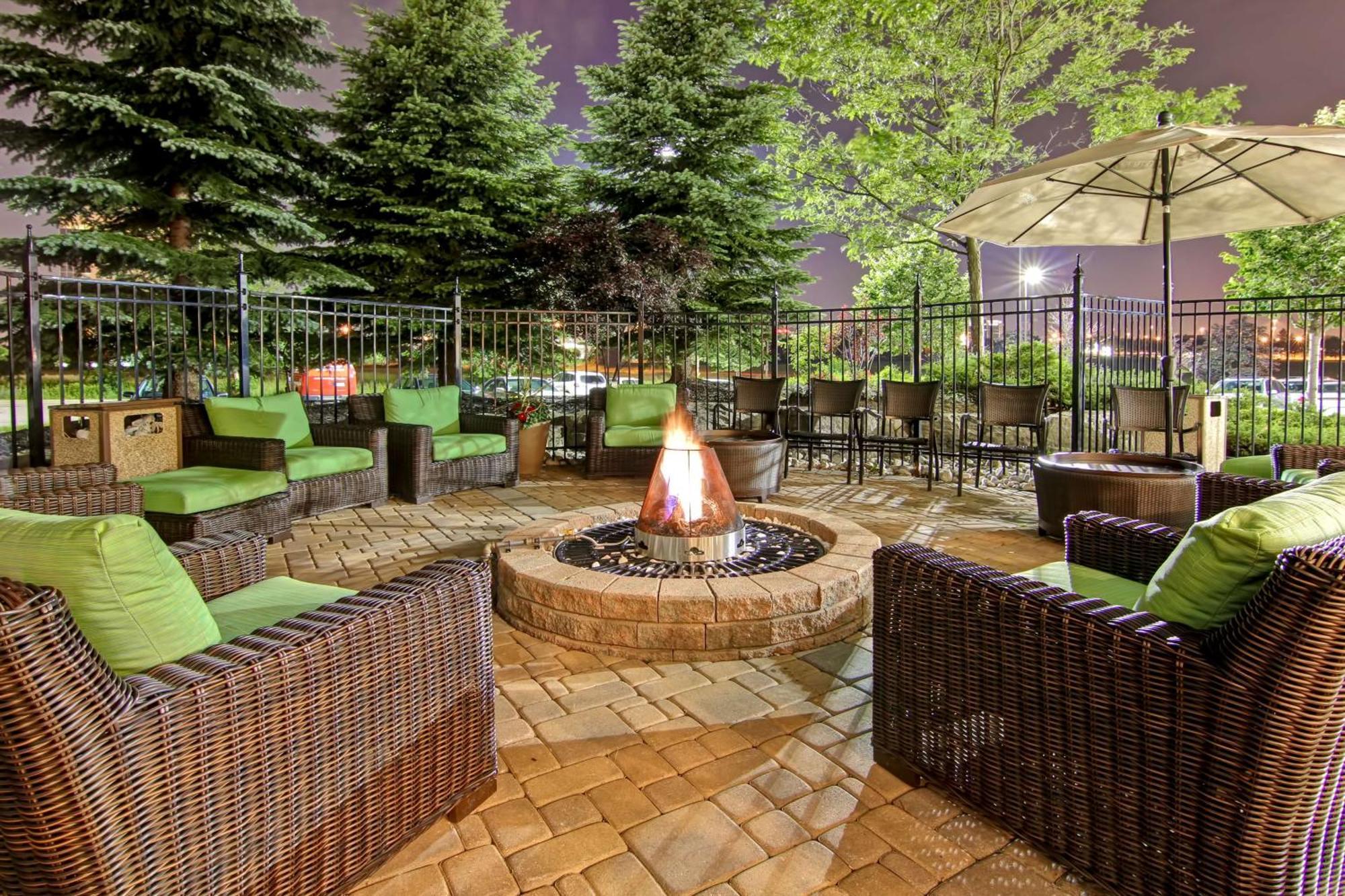 Hilton Garden Inn Toronto/Mississauga Exterior photo
