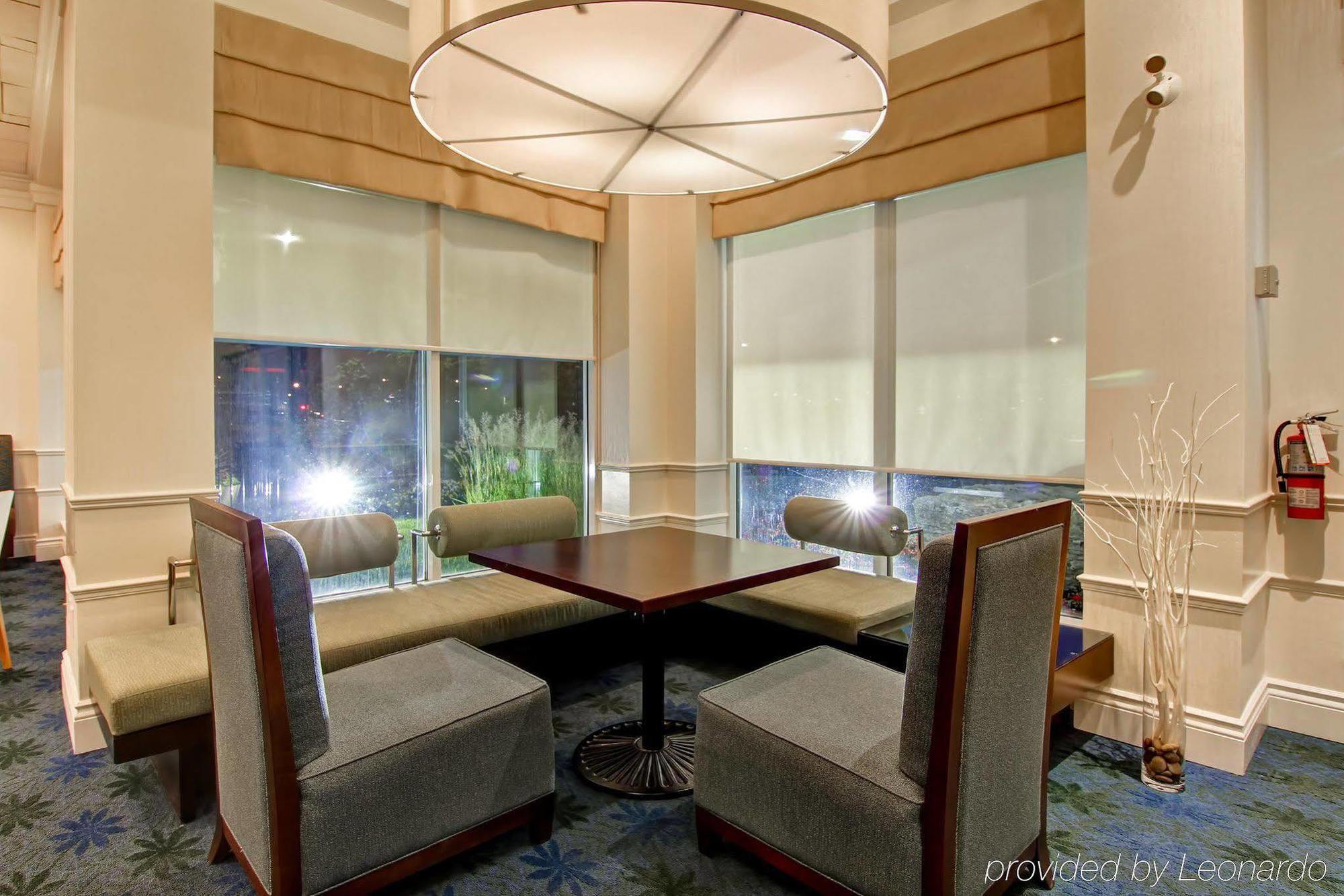 Hilton Garden Inn Toronto/Mississauga Exterior photo